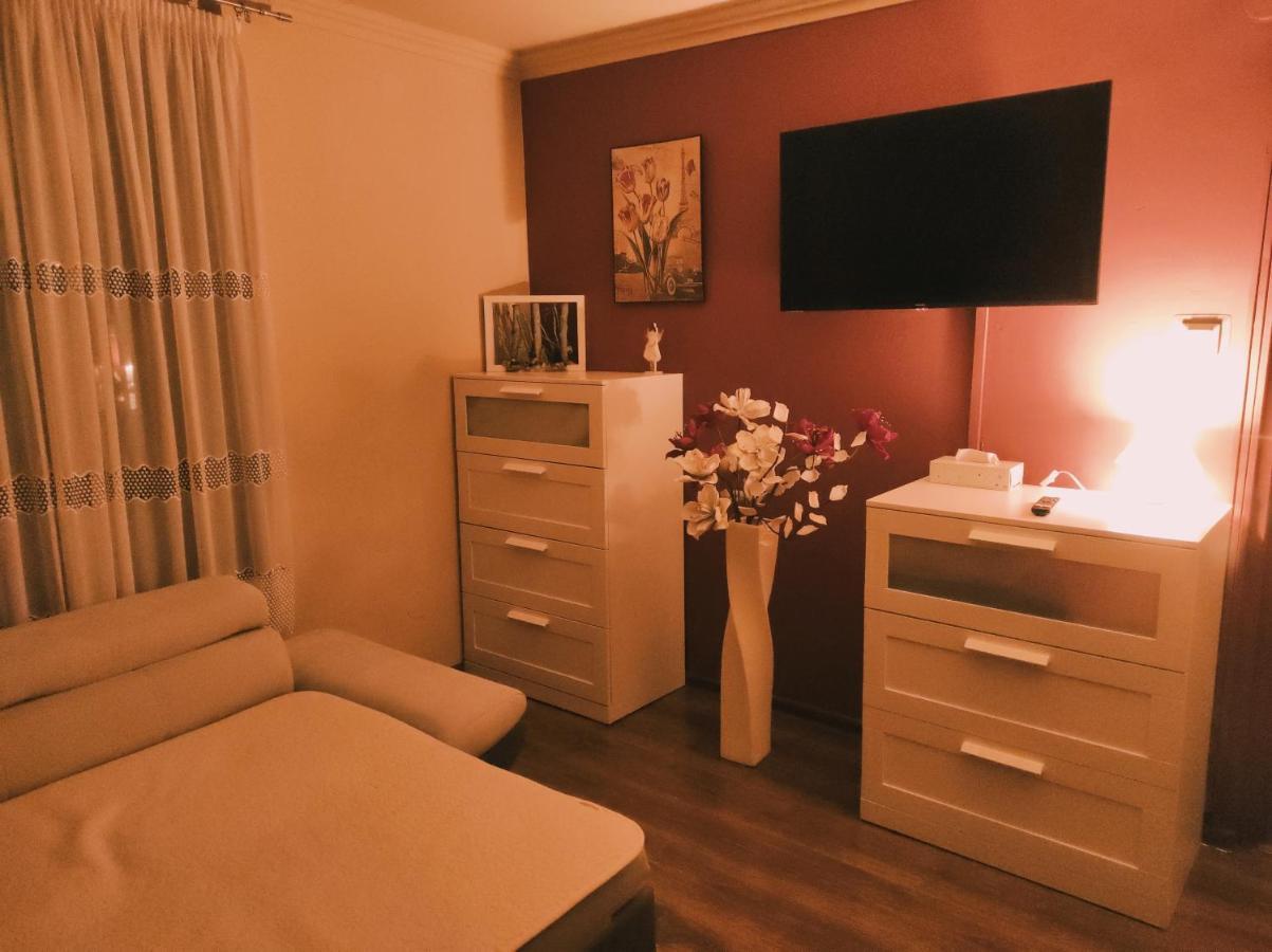 Matyas Apartman Tata Eksteriør bilde