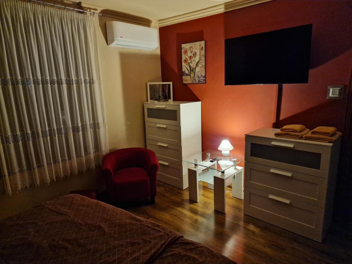 Matyas Apartman Tata Eksteriør bilde