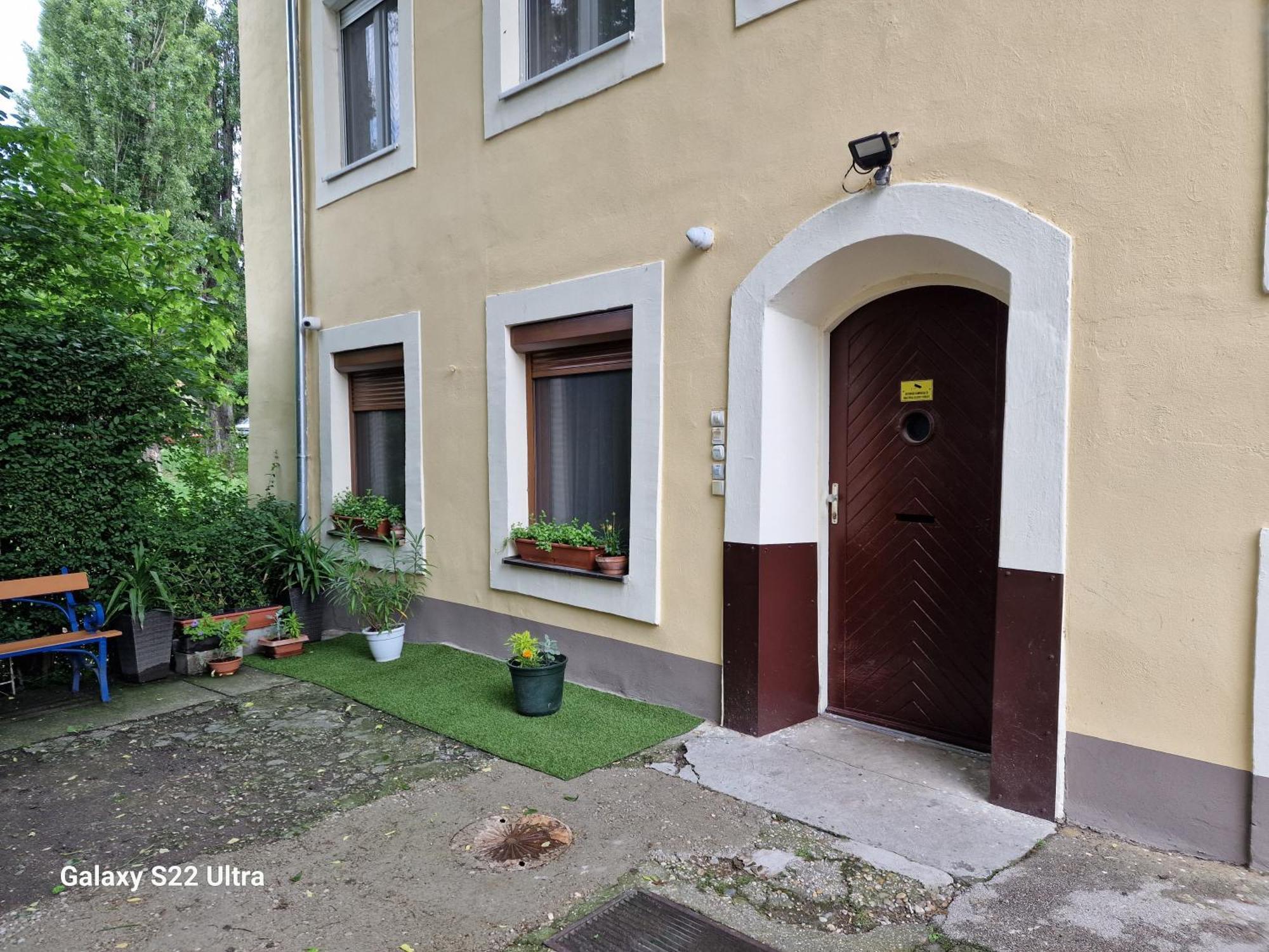 Matyas Apartman Tata Eksteriør bilde